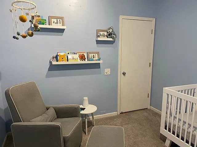 2nd Bedroom (layout w/ crib)