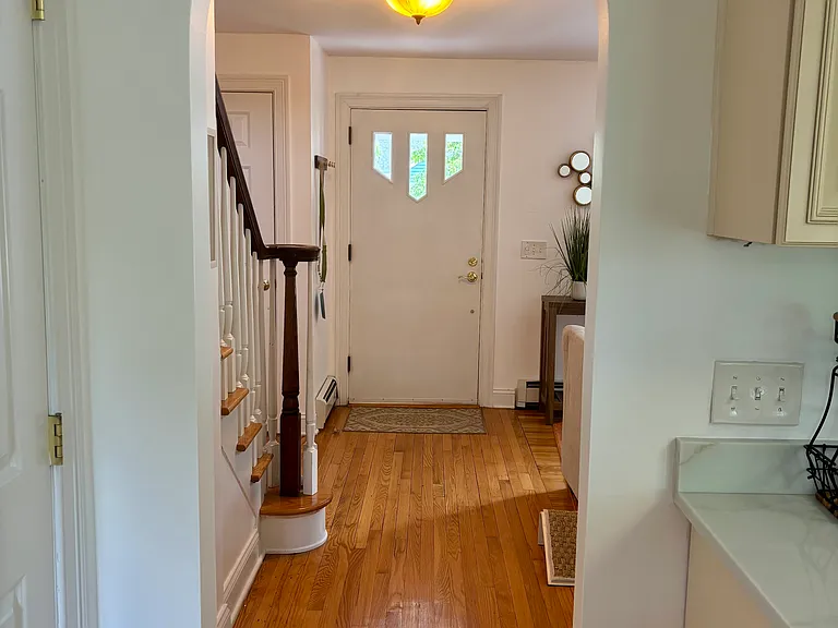 143 Bennett St — Photo 2