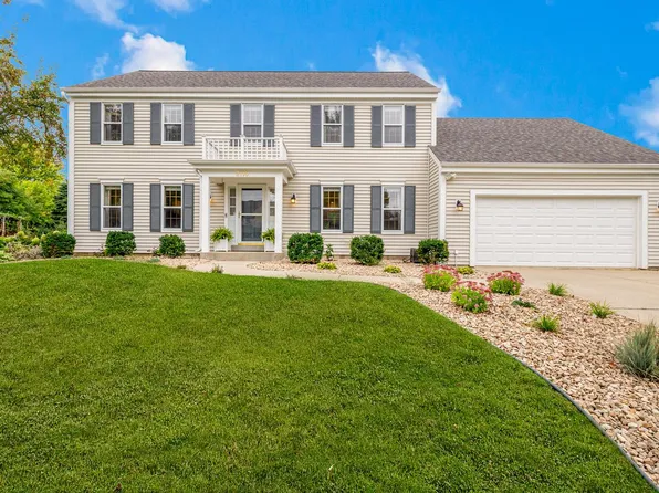 2110 Springbrook SOUTH South, Waukesha, WI 53186