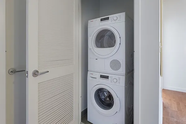 Rented by Lisa Management | media 6