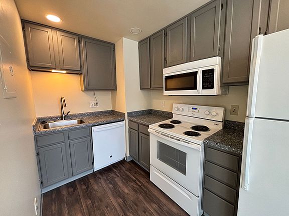3rd image of 1450 N College Ave APT 17