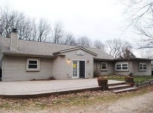 N9402 Glacier Dr, Eagle, WI 53119