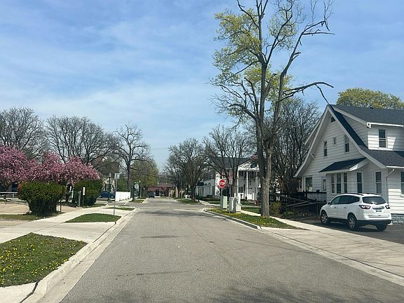 4th image of 434 Oak St