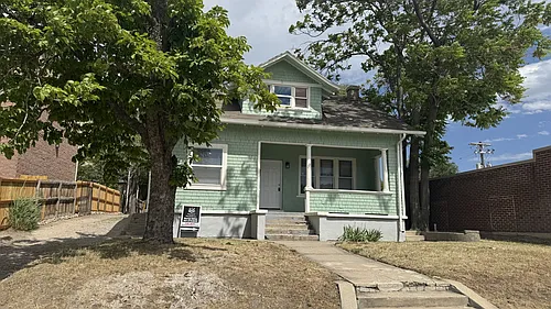 742 N 300 W Photo 1