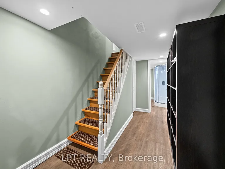 126 Blackburn Ave — Photo 28
