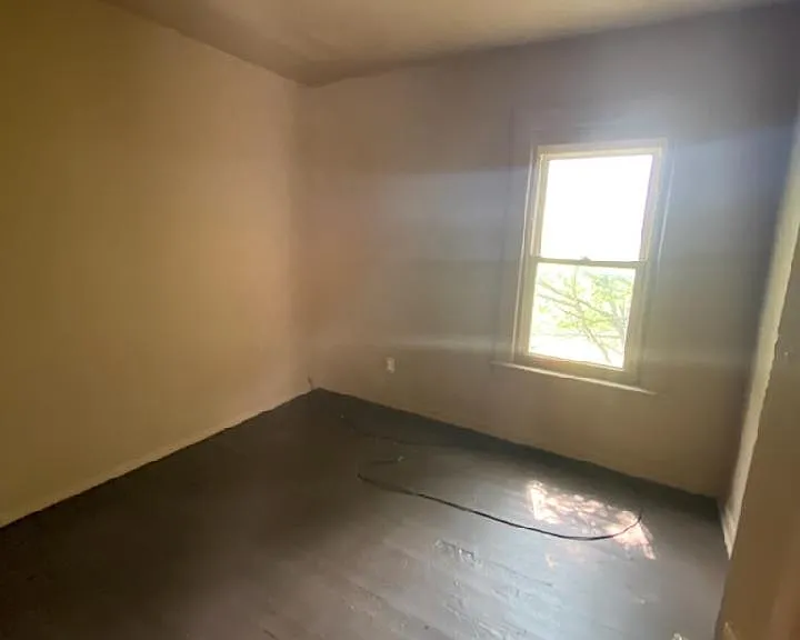 736 New Castle Ave — Photo 3