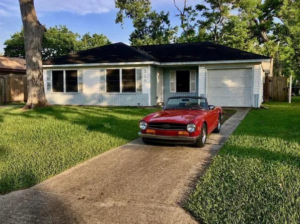 324 Acacia St, Lake Jackson, TX 77566