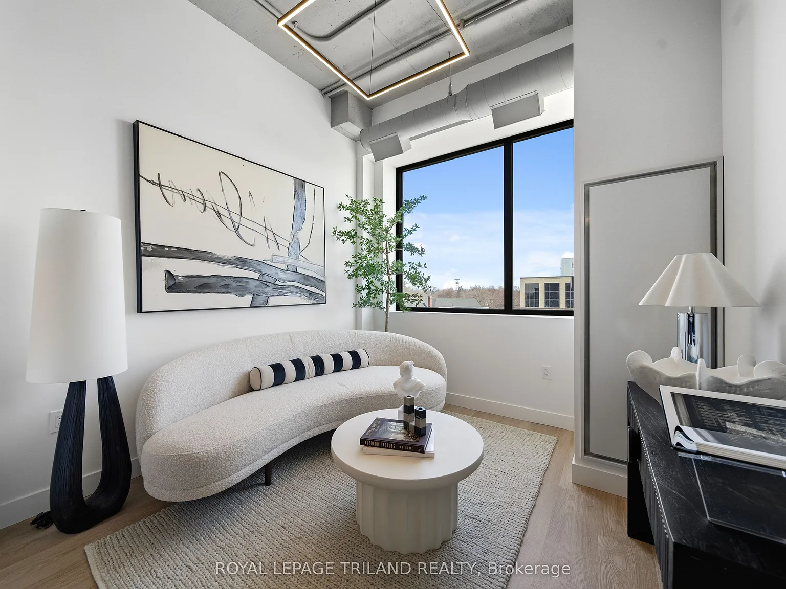 2 bed, $2,099 — Photo 4