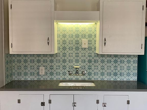 5th image of 2200 Marion St #2