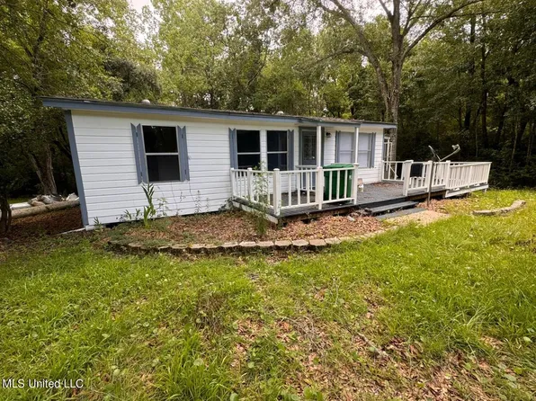 13322 Leila St, Ocean Springs, MS 39564