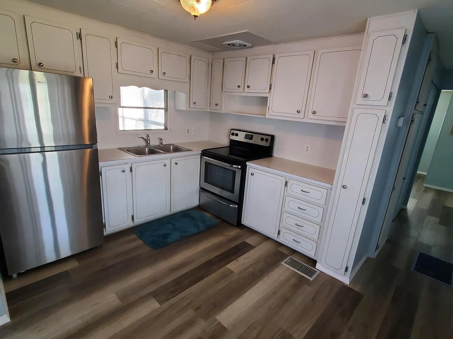 2 bed, 1.5 bath, 960 sqft, $1,175 — Photo 3