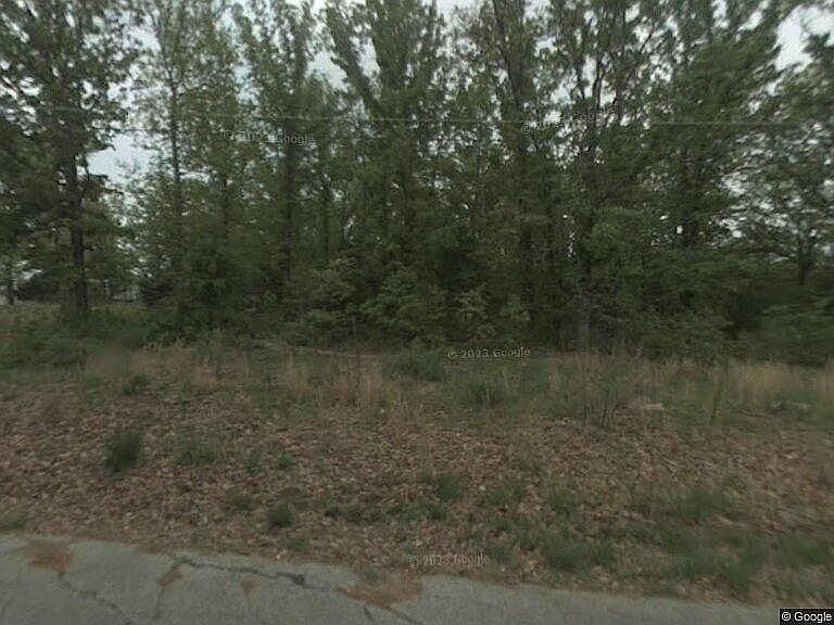 1st image of 604 Red Oak Ln