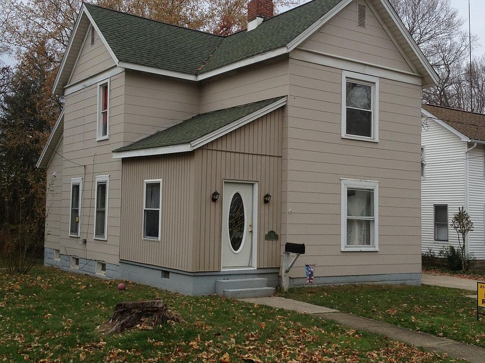 2nd image of 62 Franklin St