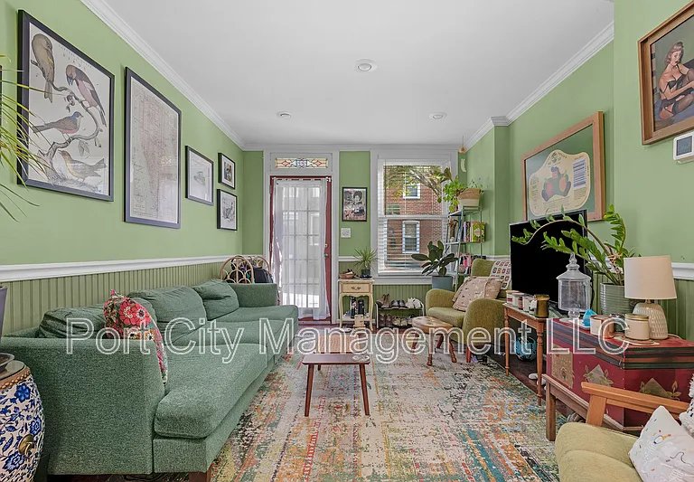 232 S Castle St — Photo 5