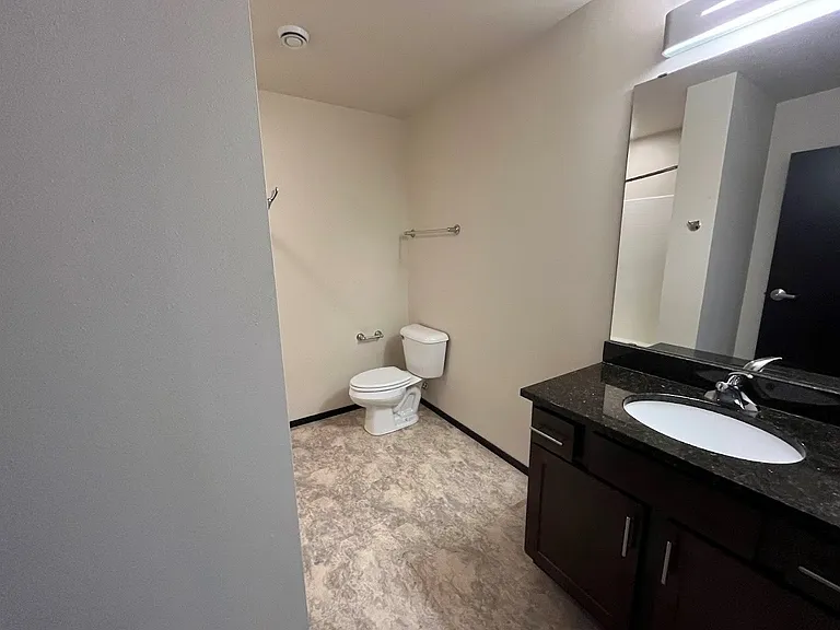 Galaxie High Rise Apartments — Photo 171