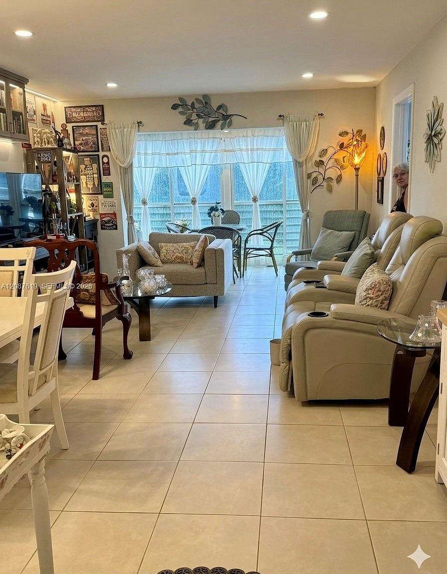 9181 Sunrise Lakes Blvd APT 312 — Sunrise Lakes Phase IV Golf Course