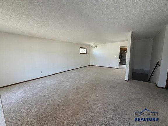 4th image of 3712 Park Dr