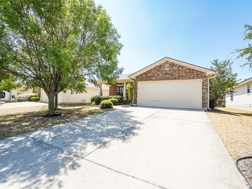 Welcome Home to 311 Pentire Way in Hutto TX.