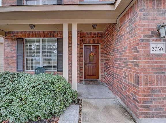 3rd image of 2030 Cambria Dr