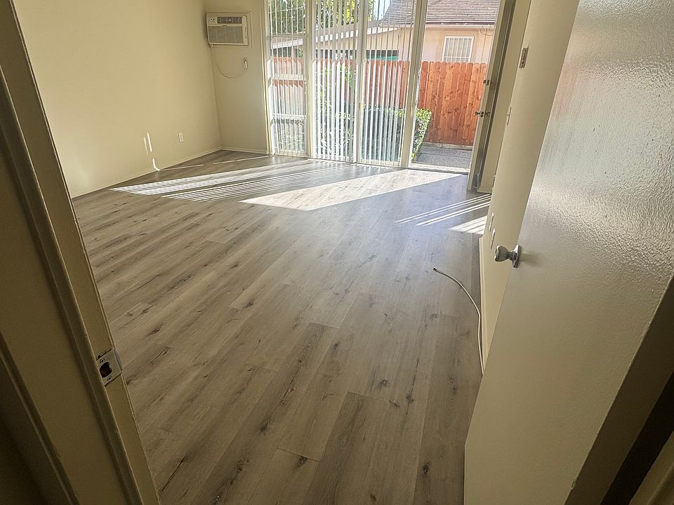 1st image of 831 E Windsor Rd APT 8