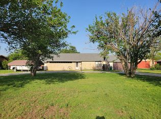 212 S Wichita St, Roosevelt, OK 73564