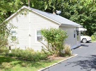 2370 N Wading River Rd, Wading River, NY 11792