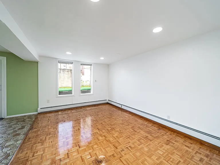 618 21st St #1 — Photo 7