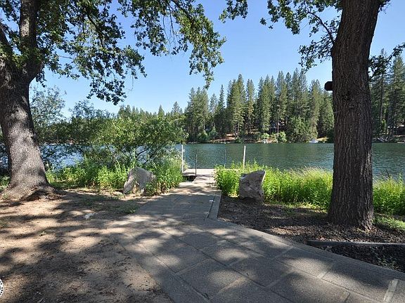4th image of 19715 Pleasantview Dr