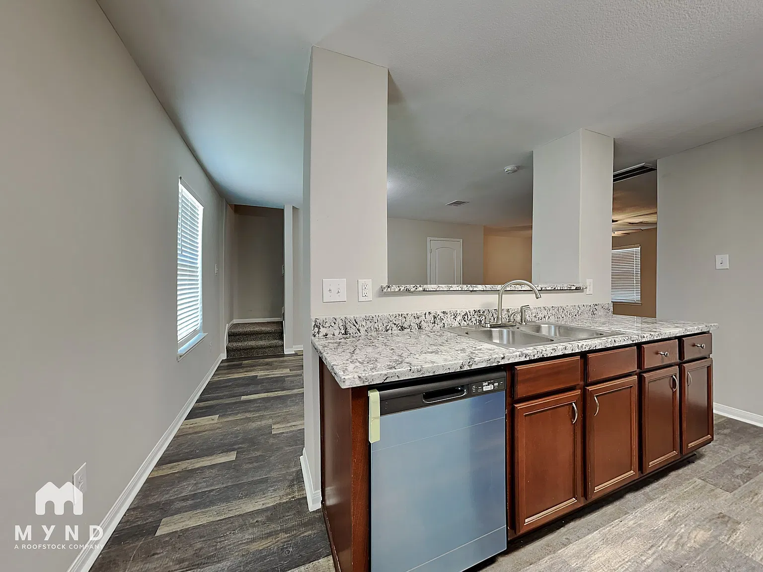 3 bed, 3.0 bath, 1404 sqft, $1,779 — Photo 3