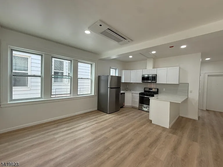 740 N 8th St #3 — Photo 13