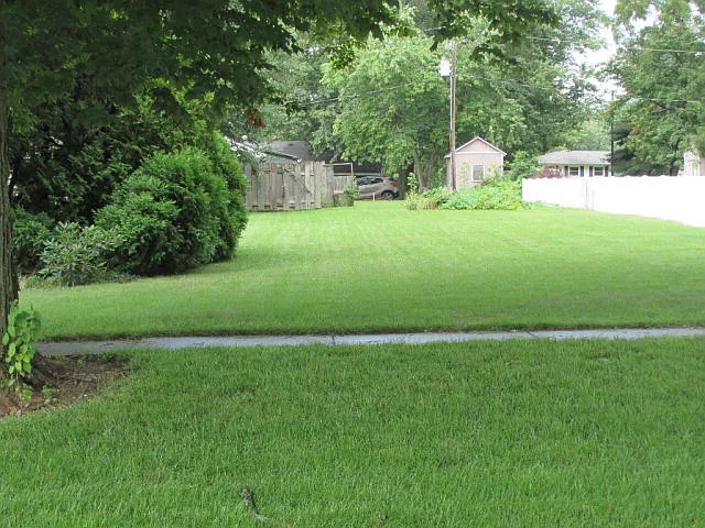210 Ohio Ave photo 1