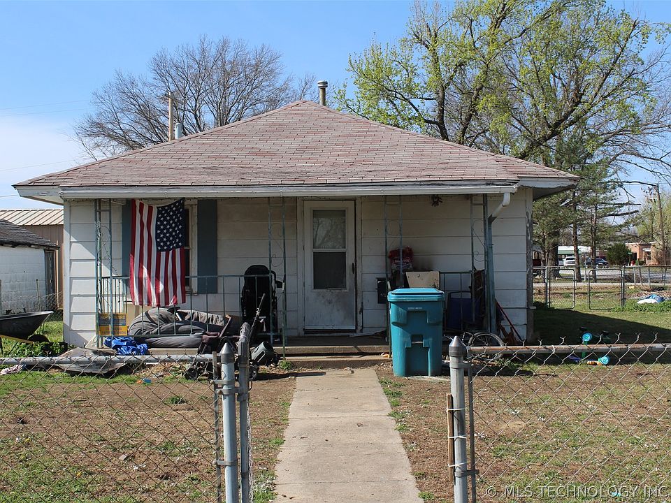 1st image of 110 S Broadway St