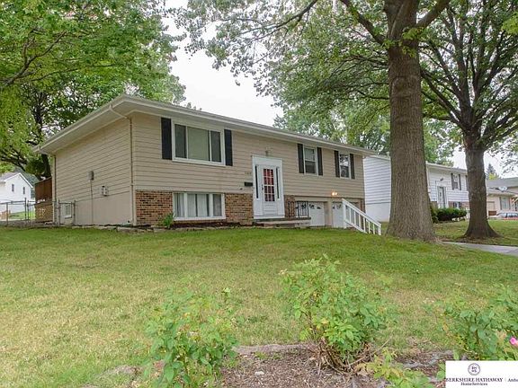 3rd image of 12618 Westwood Ln