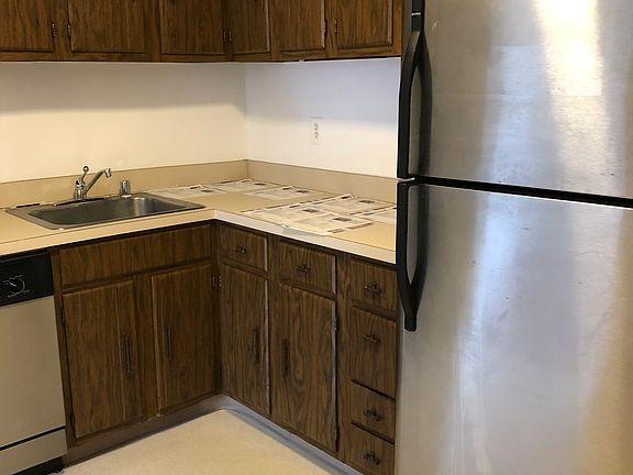 5th image of 9728 Kingsbridge Dr APT 202