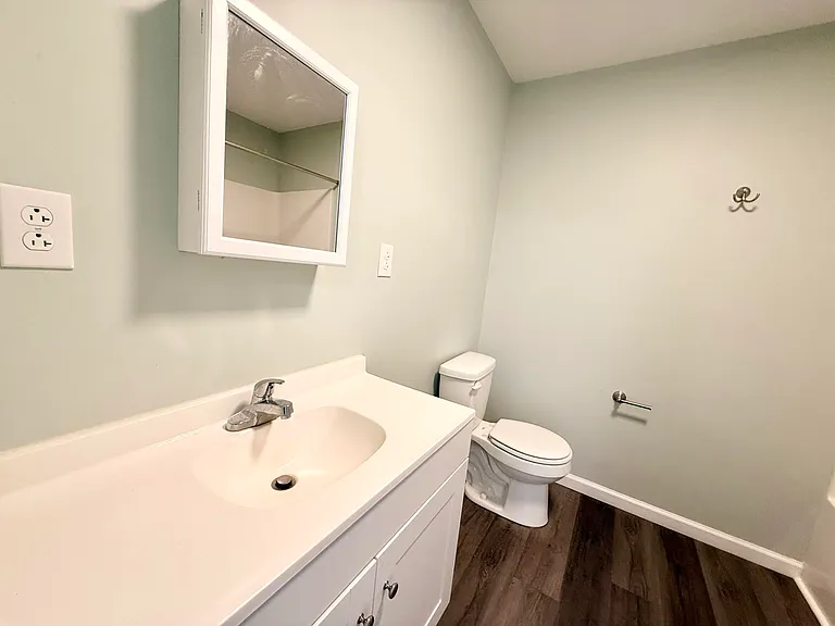 250-264 Hycliff St #1-7 — Photo 10