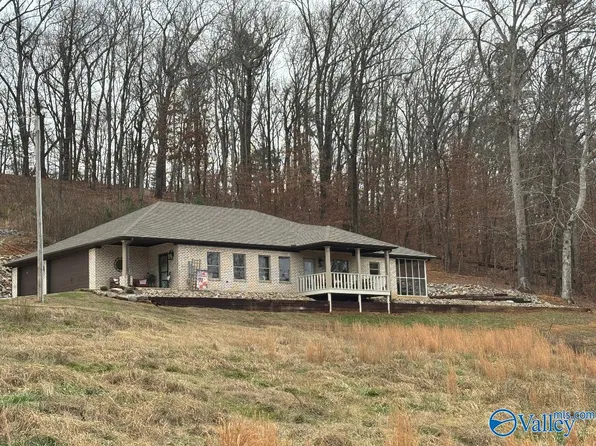 216 Fish Ln, Scottsboro, AL 35769