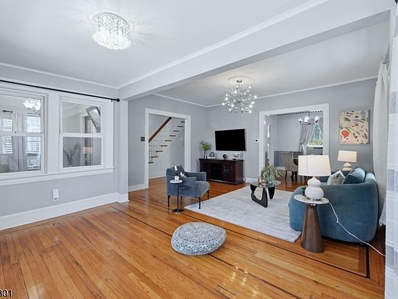 3rd image of 56 Essex Ave