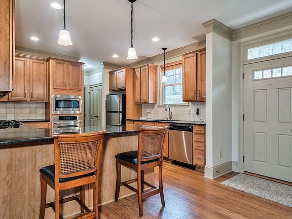 2nd image of 727 Coffey Cove Dr