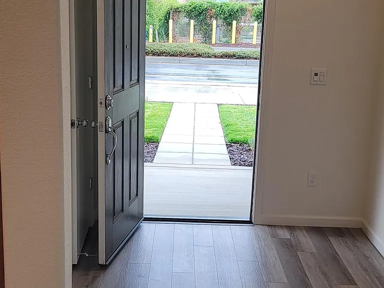 1457 W Woodward Ave — Photo 3
