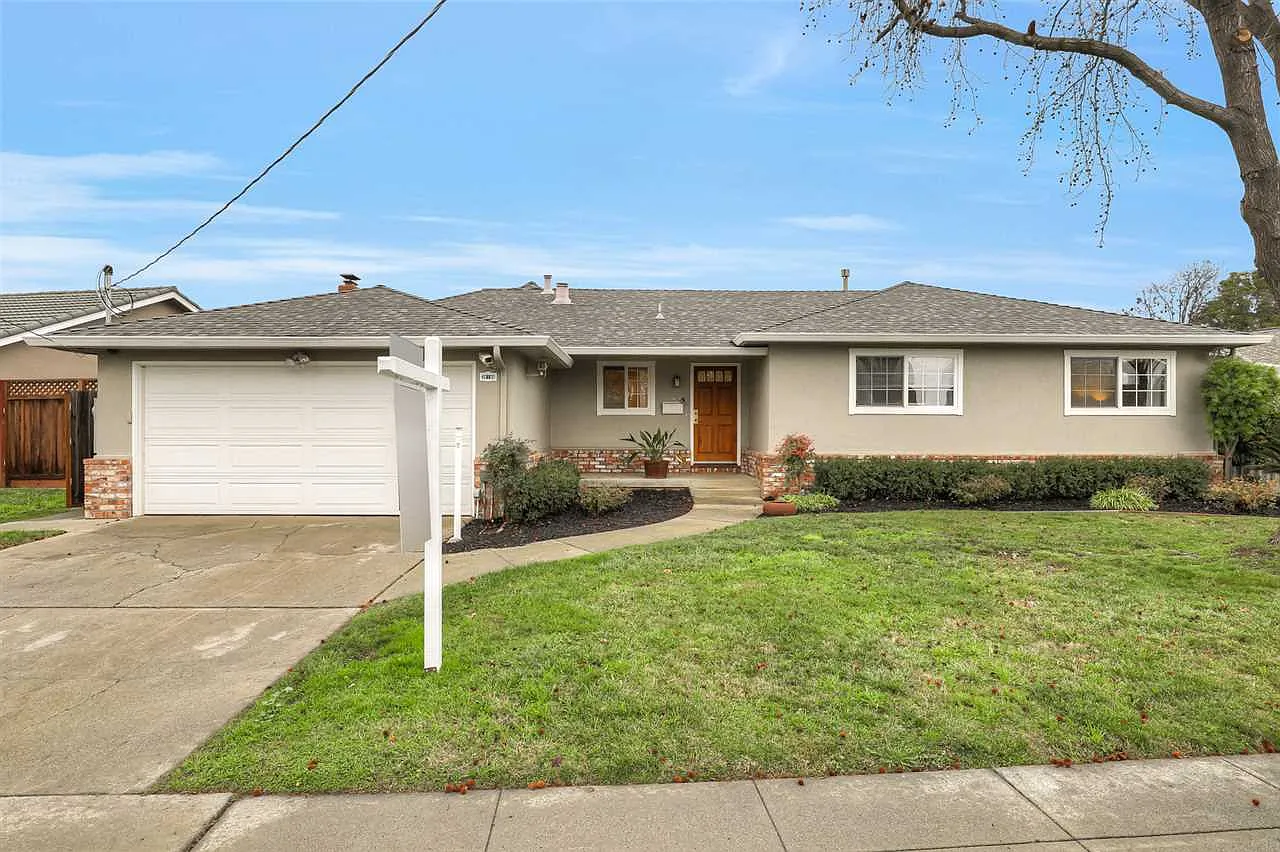 38196 Ballard Dr photo 1