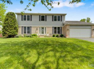 600 Hillside Dr, Mundelein, IL 60060