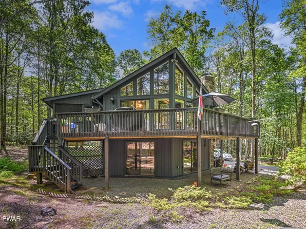 102 Sugarberry Ln, Greentown, PA 18426