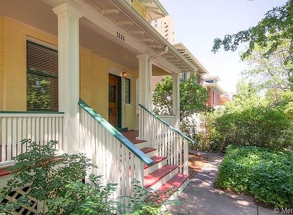 3rd image of 1111 N Vine St