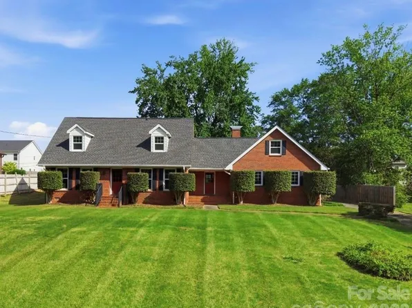 21 Bowen Dr, Belmont, NC 28012