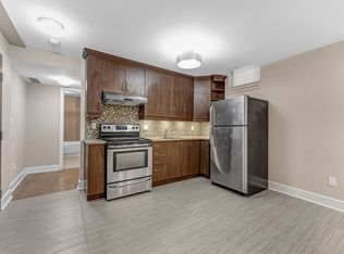 355 Gilmour St #2, Ottawa, ON K2P 0R1