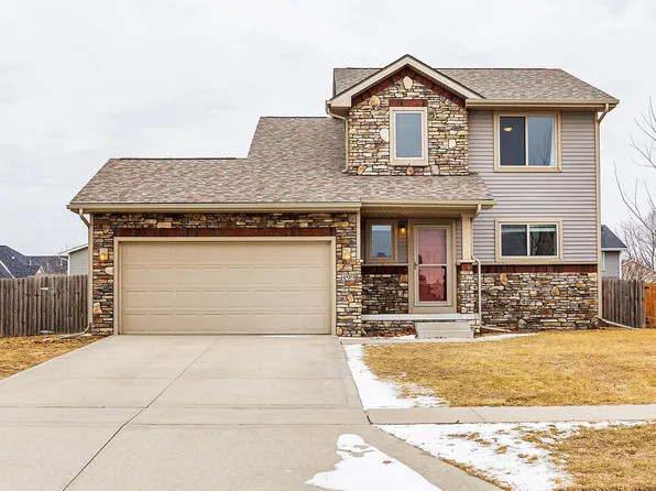 499 Meadow Brook Pl, Huxley, IA 50124