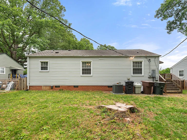 2727 Stratford Dr — Photo 28