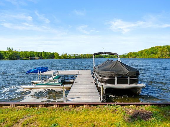 3rd image of 12579 Crystal Lake Dr S