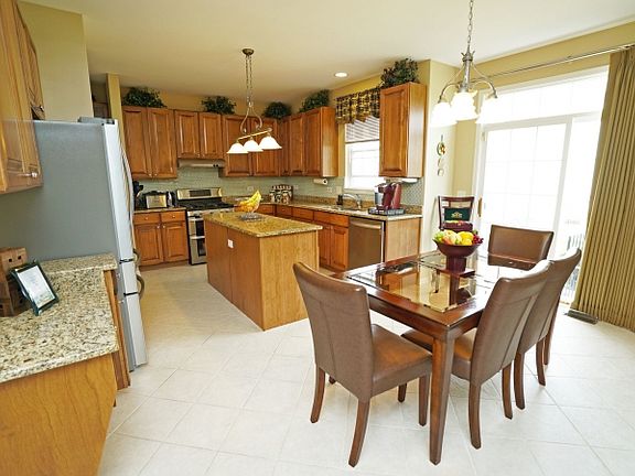 4th image of 3012 Forest Creek Ct