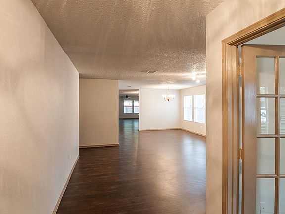 3rd image of 3311 Jacobs Dr